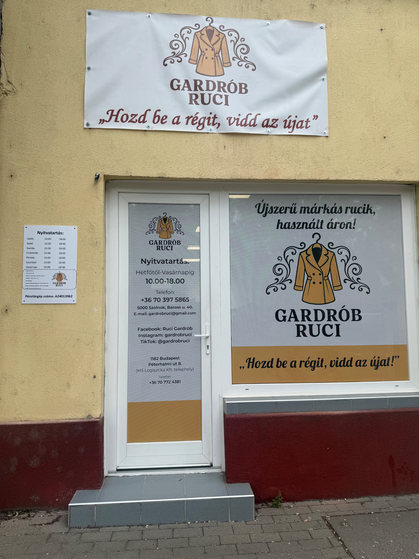 Szolnoki Gardrób Ruci üzlet kívülről