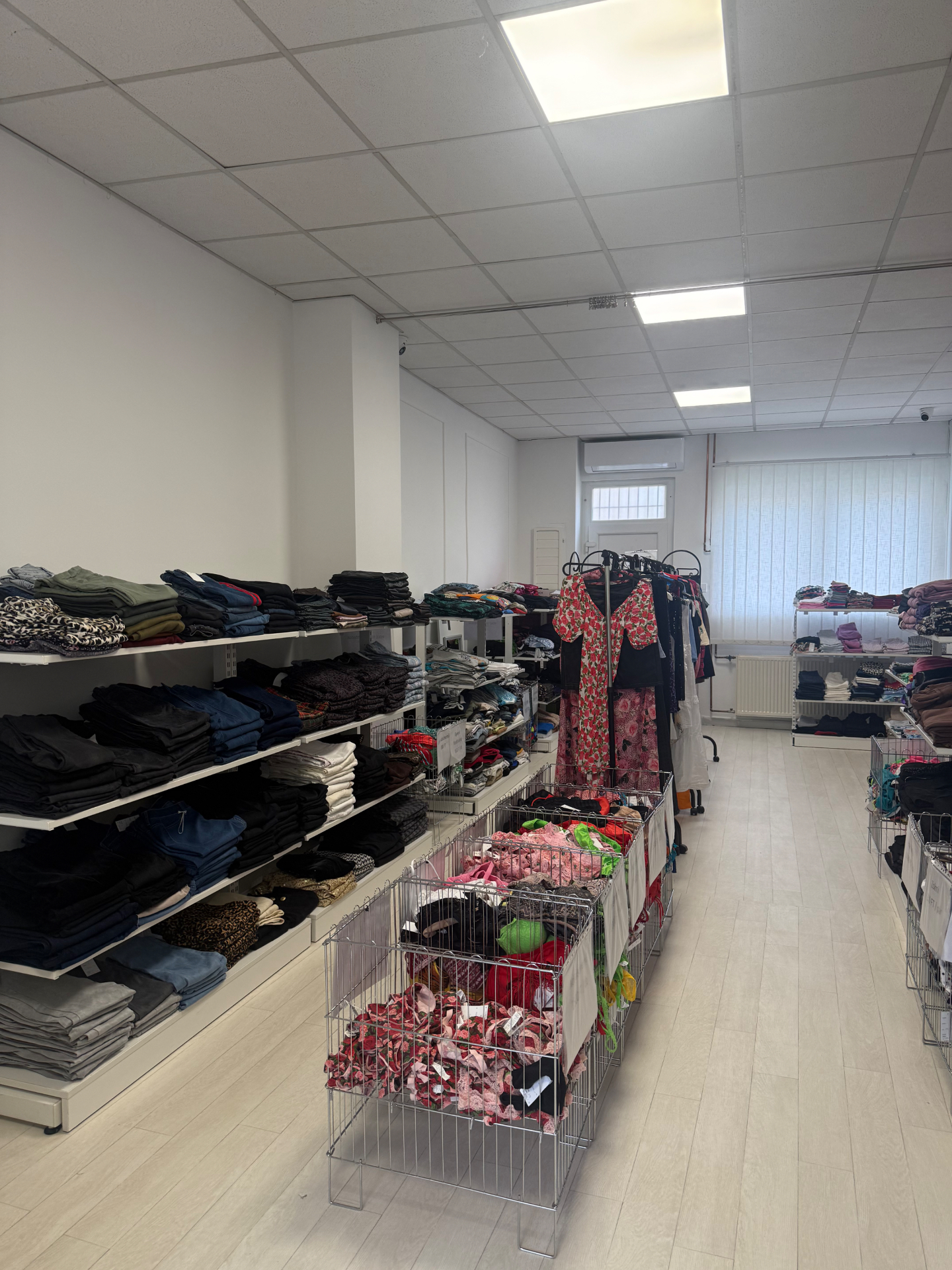 Szolnoki Gardrób Ruci üzlet belülről